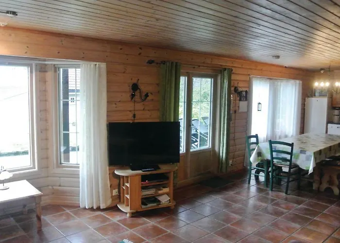 Stunning In Lindesnes With Sauna Jåsund